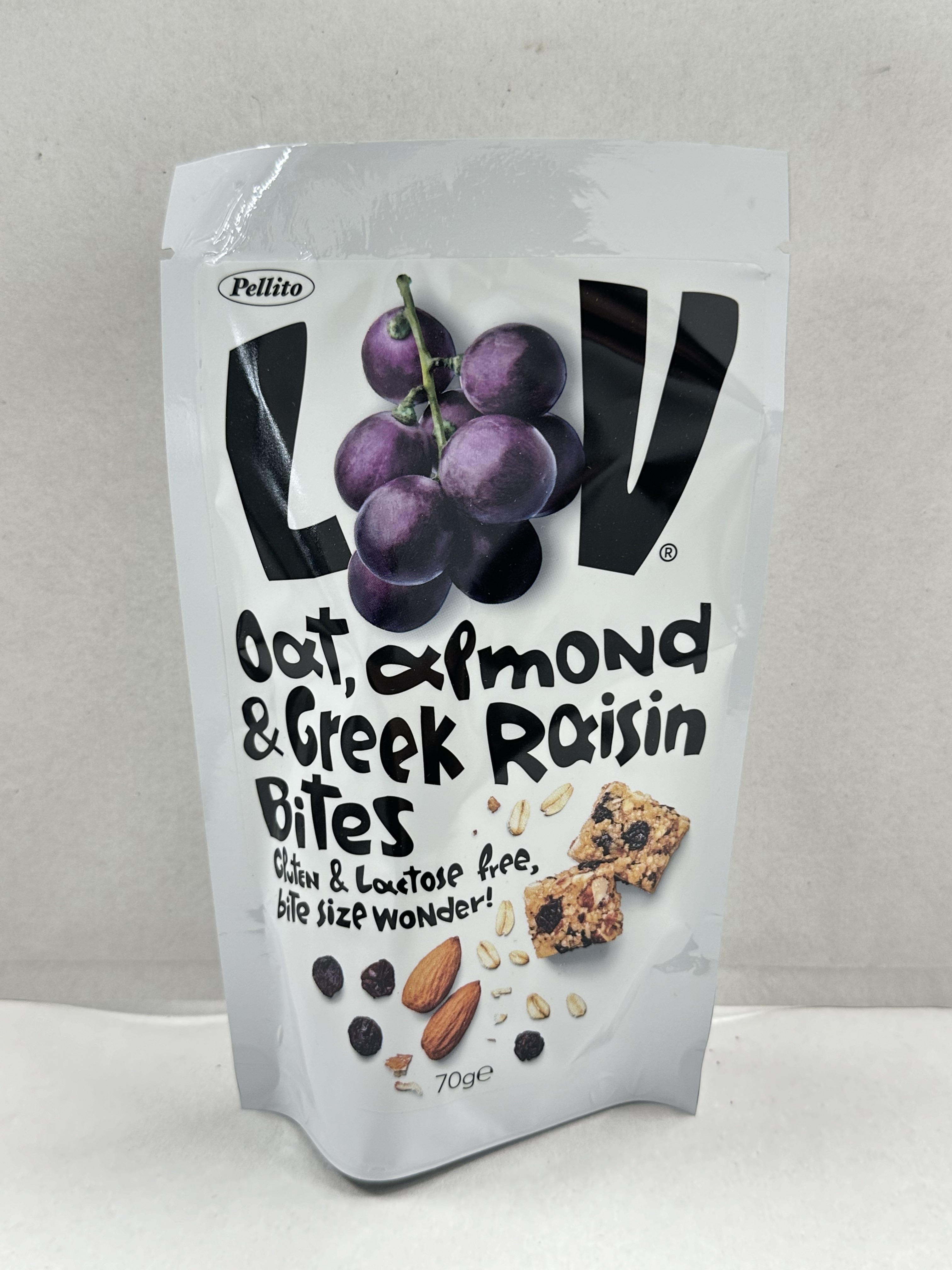 Pellito LOV Oat Almond & Greek Raisin Bites 8 X 70g Best Before 09/10/2024