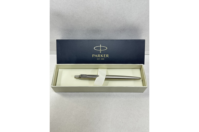 Parker Jotter Ballpoint Pen Stainless Steel with Chrome Trim, Medium Point Blue Ink Gift Box