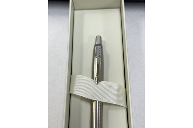 Parker Jotter Ballpoint Pen Stainless Steel with Chrome Trim, Medium Point Blue Ink Gift Box