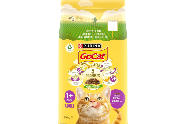 Go-Cat Adult Chicken & Duck Dry Cat Food – 10kg Bag – Complete Nutrition for Adult Cats – With Veg & Added Vitamins