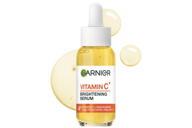 Garnier Vitamin C Serum for Face, Brightening & Anti Dark Spots, 30ml With 4% Vitamin C*, Niacinamide & Salicylic Acid, Brightens Skin & Evens Skin Tone, Suitable for Sensitive Skin