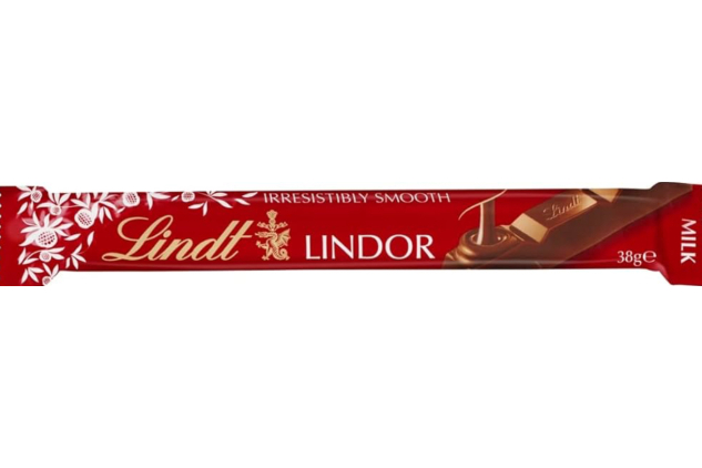 Lindt Lindor Milk Chocolate Bars – 24 x 38g – Irresistibly Smooth Chocolate | PAST BBE