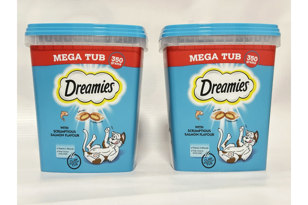 Dreamies Cat Treats with Salmon Flavour – Crunchy & Soft Snack Pockets | 2 x 350g Tubs (700g)