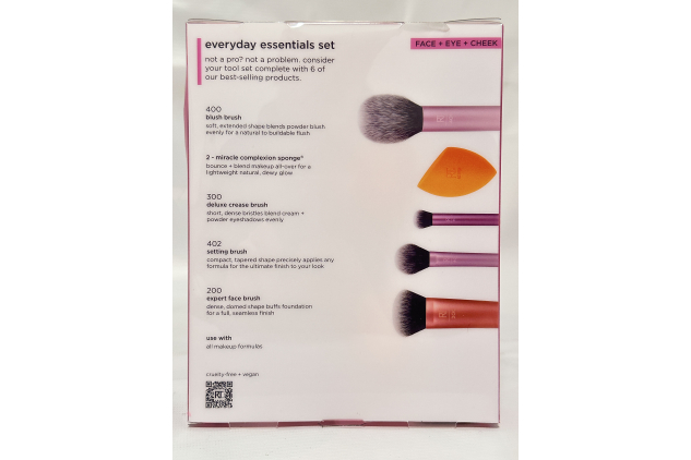 Real Techniques Everyday Essentials Makeup Brush Set with Sponges | 6 Piece Kit