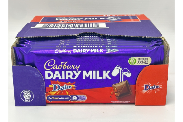 Cadbury Dairy Milk Daim Chocolate Bar | Milk Chocolate with Crunchy Almond Caramel Pieces | 18 × 120g