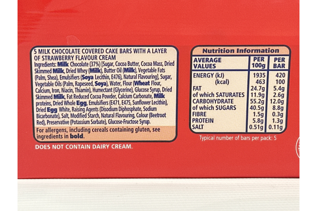 McVitie's Penguin Milkshake Cake Bars, 5 Strawberry Flavour Snacks, 122 g (Pack of 1)