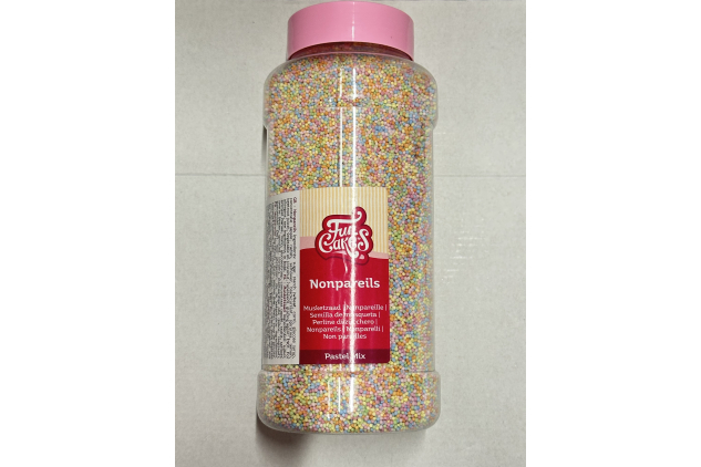 FunCakes Nonpareils Pastel Mix Cake Sprinkles, Great Taste Perfect for Cake Decorating, Hundreds and Thousands Sprinkles 800g