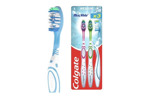 Colgate Max White Toothbrushes Teeth Whitening Toothbrush with Polishing Star Medium Manual Toothbrush 3 Pack