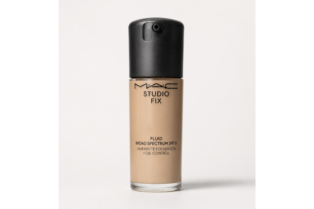 MAC Studio Fix Fluid Broad Spectrum SPF15 Foundation Shade NC43.5