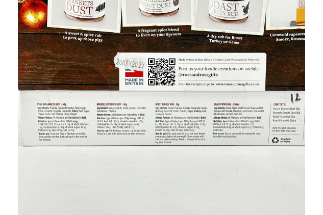 Ross & Ross Gifts Christmas Roast Dinner Box Gift Set – Roast Potato Oil, Turkey Rub, Brussels Sprouts Dust & Pigs in Blankets Dust
