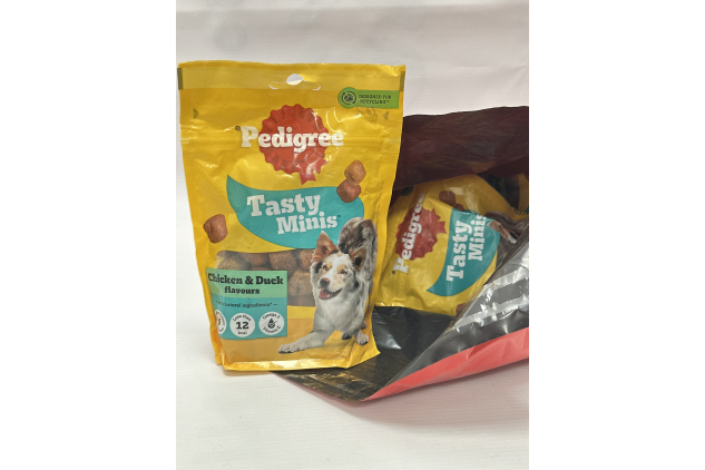 PEDIGREE TASTY MINIS Adult Dog Treats Chicken & Duck Chewy Cubes 130g - Pack of 8