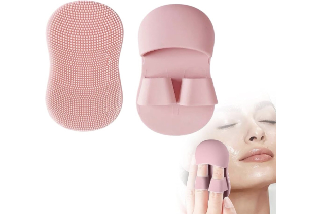 Mini Silicone Facial Cleansing & Exfoliating Finger Brush – Soft Face Scrubber – Pink
