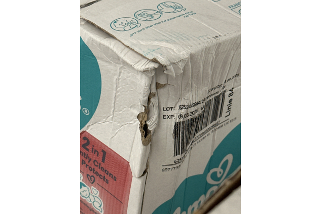 Pampers Sensitive Baby Wipes 15 x 80 (1200 Wipes) Damaged Outer Box Packaging