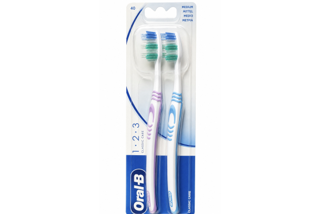 Oral-B 1-2-3 Classic Care Medium Toothbrush 2 Pack