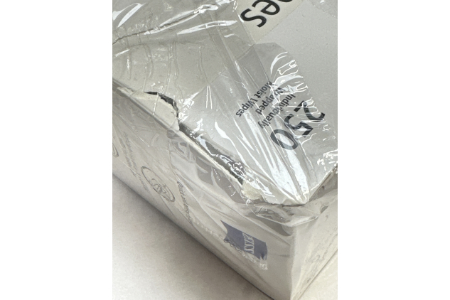 ZEISS Pre-Moistened Lens Cleaning Wipes Pack of 250 | Damaged Box Packaging
