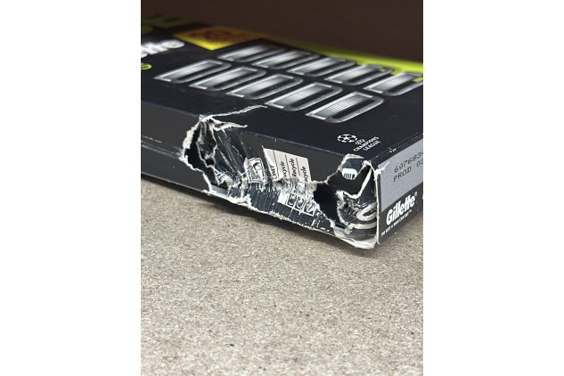 Gillette Labs Razor Blade Refills 10 Pack | Damaged Outer Box Packaging