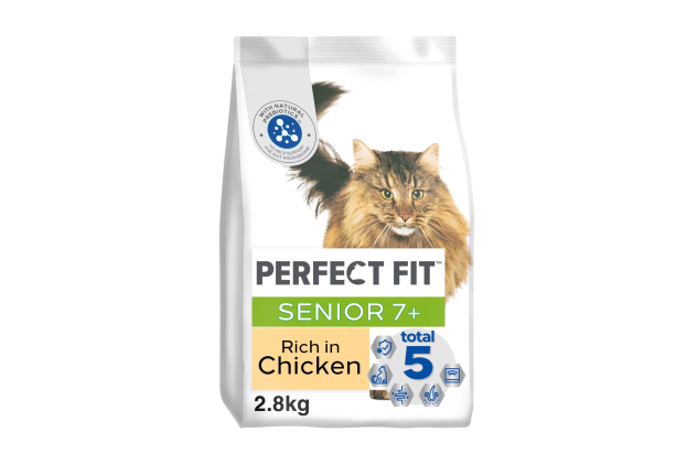 Perfect Fit Senior 7+ Complete Dry Cat Food Rich in Chicken 3 x 2.8kg – 8.4kg