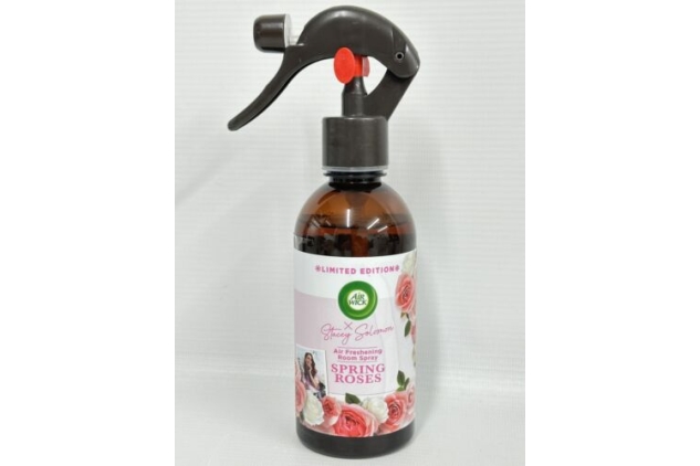 Air Wick Botanica Room Spray | Stacey Solomon Spring Roses Fragrance | Natural Freshening Spray for a Long-Lasting Floral Scent | 4 X 236ml